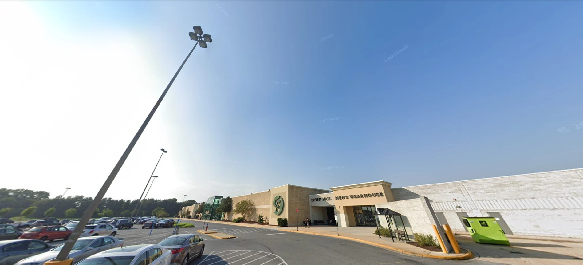 Dover Mall exterior and parking area near the Boscov’s entrance